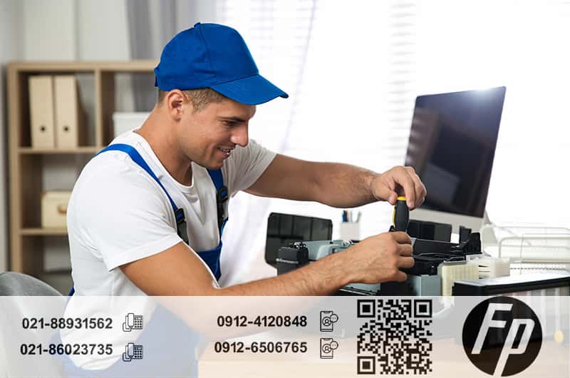 عکس تعمیرکار در بهترین مرکز تعمیر پرینتر در تهران